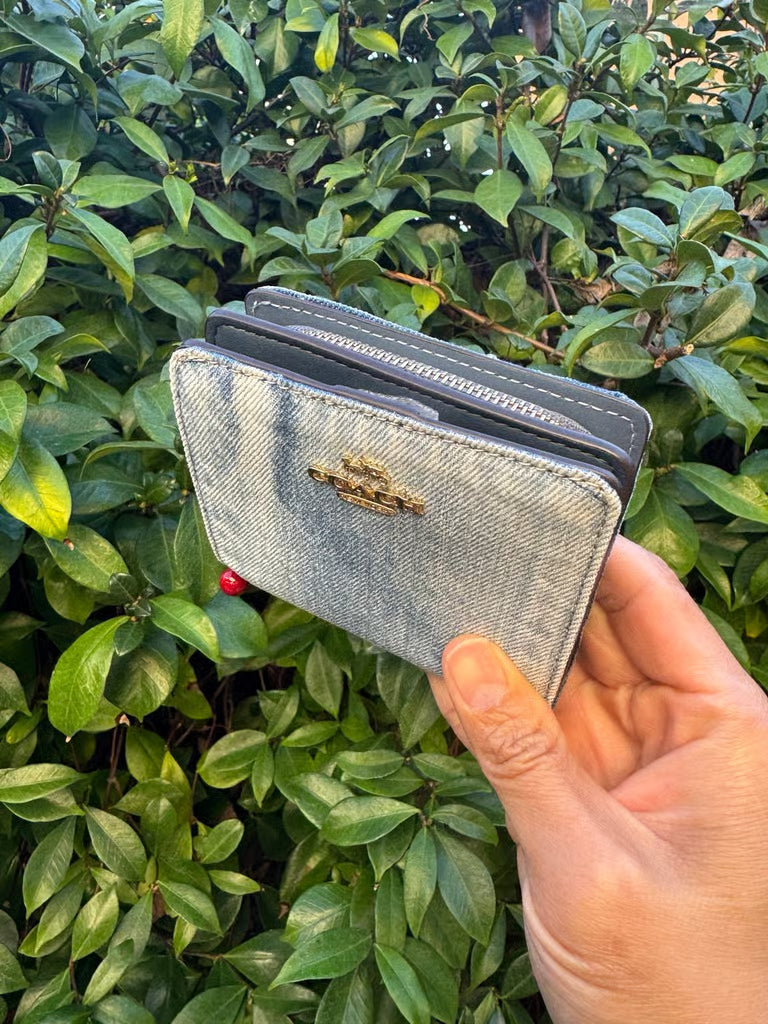 NWT Coach Snap Wallet In Loved Denim With Charm